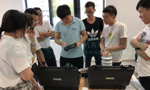 國電西高前往海南電科院調試探傷儀