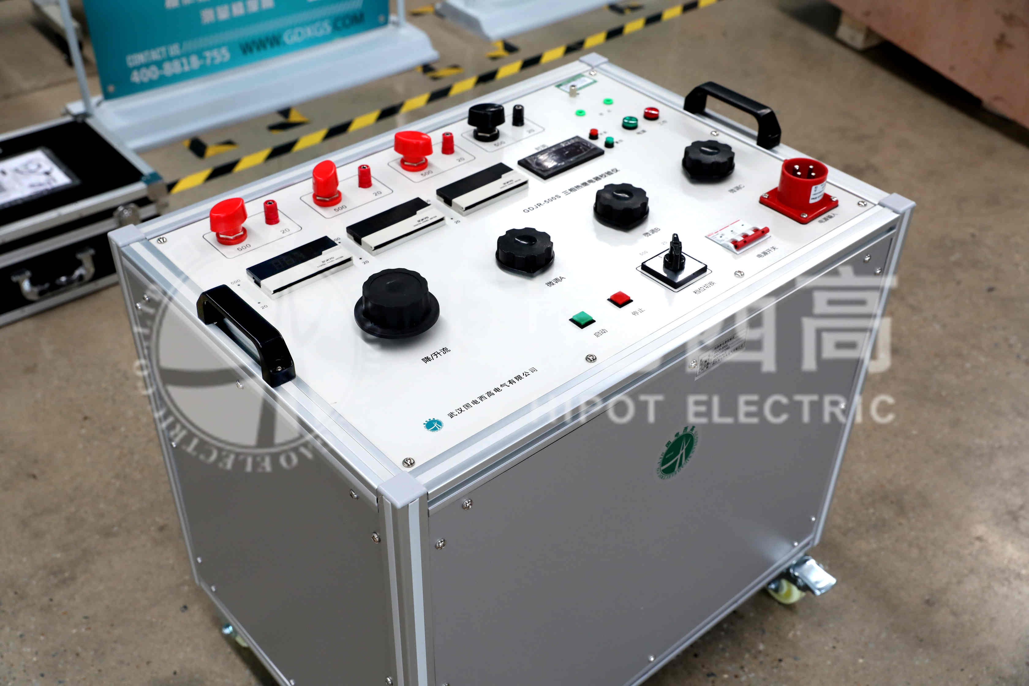 三相熱繼電器測試儀主機左側