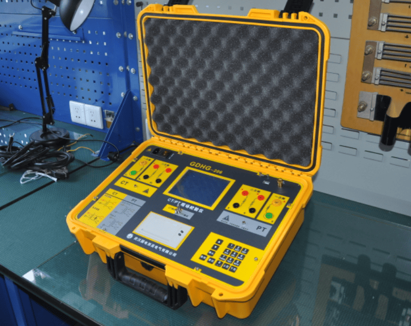CT/PT互感器現(xiàn)場校驗儀實物圖