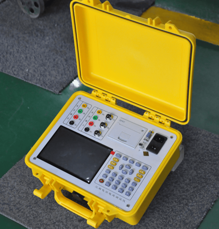 三相電容電感測試儀實(shí)物圖